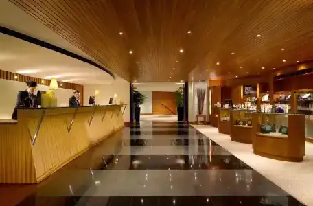 Swissotel The Stamford - 1