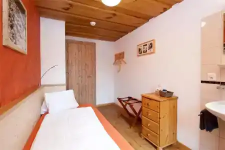 Bahnhof - 44
