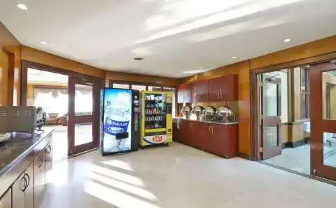 Woodbine & Suites - 5