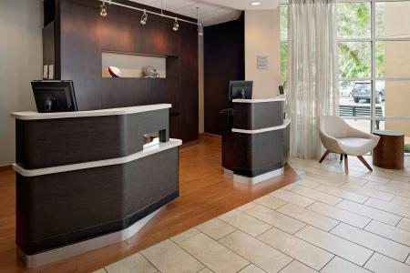 Courtyard by Marriott Fort Lauderdale North/Cypress Creek - 17