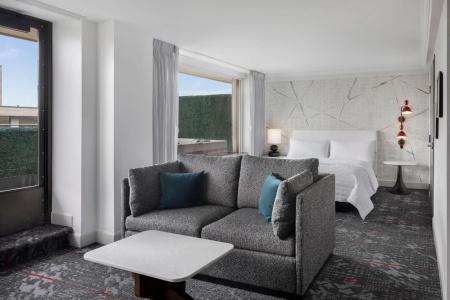The Madison, a Hilton - 10