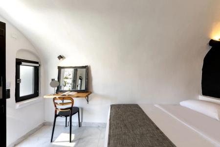 Pearl of Caldera Oia - Boutique by Pearl Collection - 254