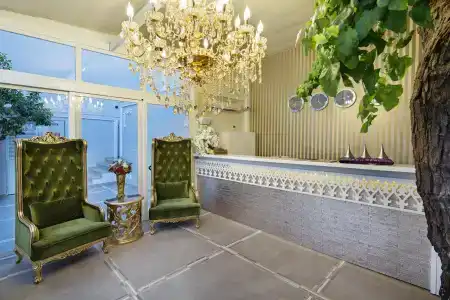 Elegance East - 1