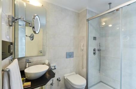DoubleTree by Hilton Izmir - Alsancak - 35