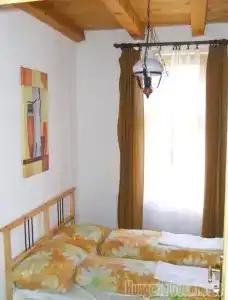 Hungaria Guesthouse - 25