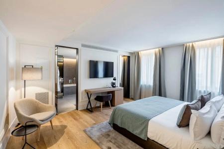 Boho Prague - Small Luxurys - 64