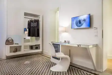 Home Boutique Luxury & Design - 60