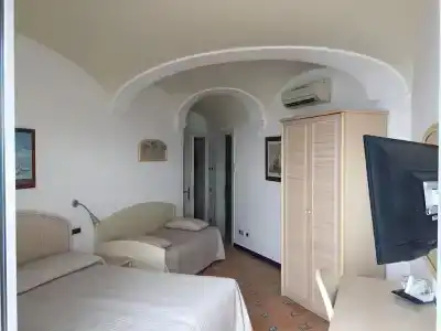 Bellevue Suite - 14