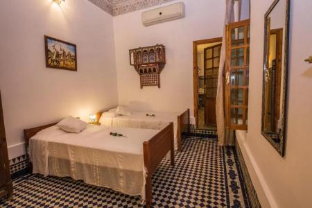 Riad Sara - 28
