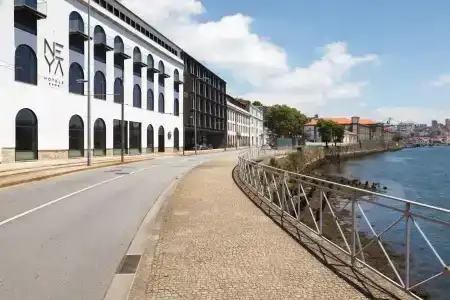 Neya Porto - 22