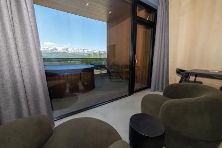 North Mountain View Suites - 6
