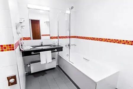 Courtyard by Marriott Pilsen - 36