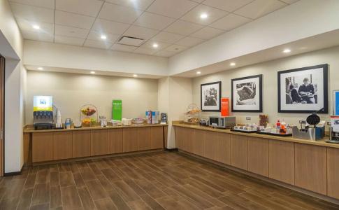 Hampton Inn Chicago North-Loyola Station, Il - 19