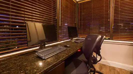 Best Western Plus Coastline Inn - 12