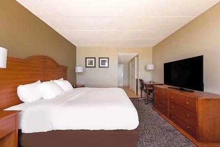 Comfort Inn South Oceanfront - 53