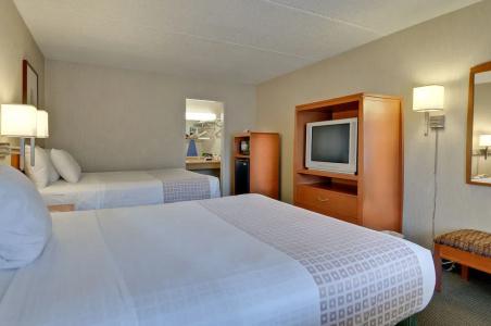Vagabond Inn Executive Old Town - 5