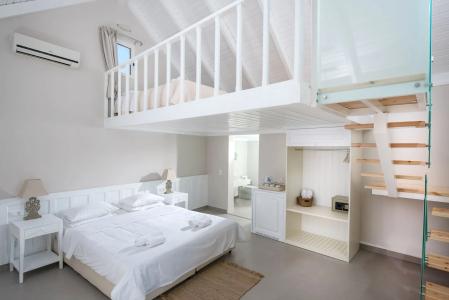 Notos Heights & Suites - 305