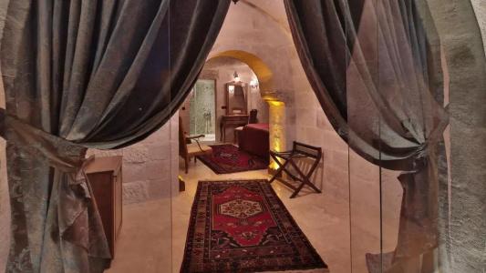 Phocas Cave Suites - 82