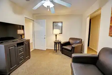 Grand Crowne by Capital Vacations - 41