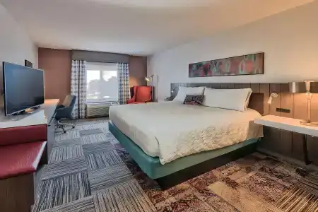 Hilton Garden Inn/Journal Center - 2
