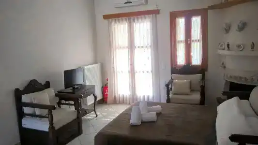To Pithari - 16