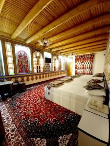 Koh-I-Noor - 18