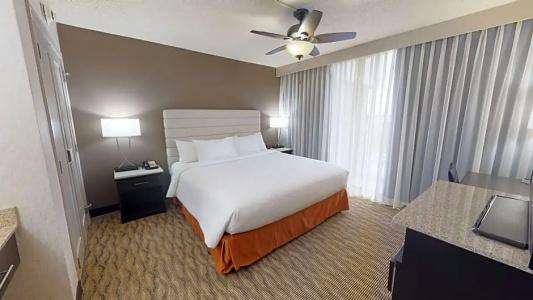 Embassy Suites by Hilton Will Rogers Airport - 55