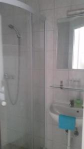 Omega Guesthouse Budapest - 8