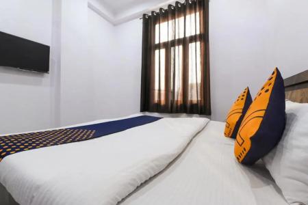 Spot On 74614 Radhika Palace - 22