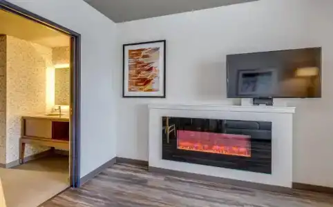 Holiday Inn, An Ihg - 77