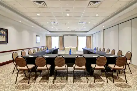 Hilton Garden Inn Toronto/Burlington - 16
