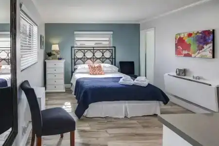 May-Dee Suites in Florida - 2