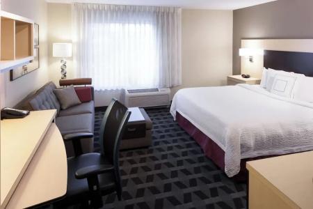 TownePlace Suites by Marriott West - 29