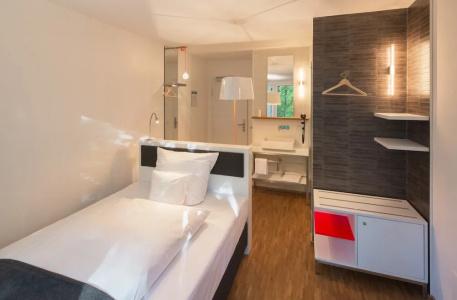 V-Hotel - 60