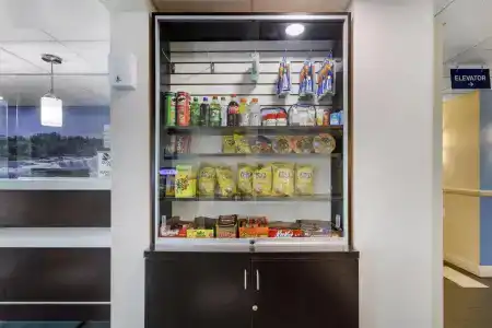 SureStay Plus by Best Western East - 10