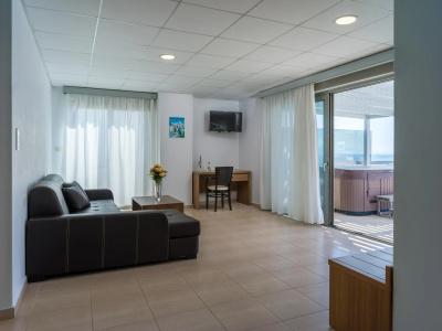 Royal Bay - 21
