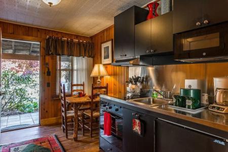 Hemlock Inn - 15