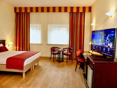 Golden Tulip de’ Medici - 6