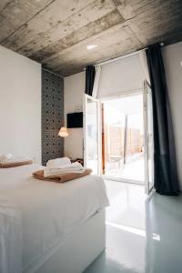 Mesanto Luxury Suites - 73