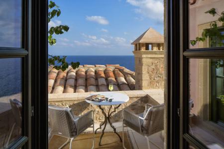 Moni Emvasis Luxury Suites - 6