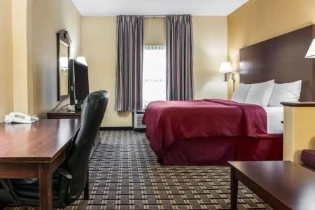 Clarion Inn & Suites Northwest - 37