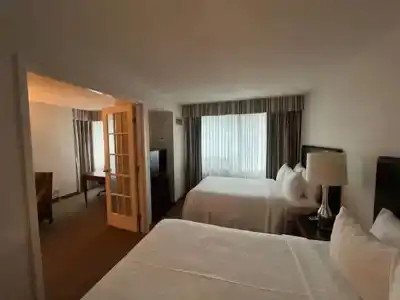 Cambridge Suites - 40