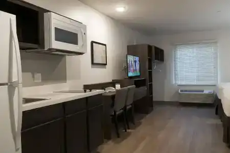 WoodSpring Suites - 14