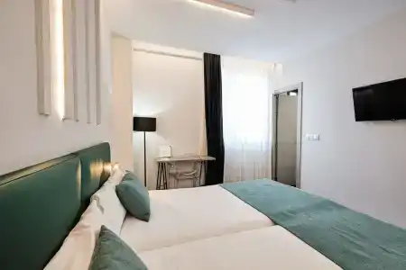 Lux Santiago - 6