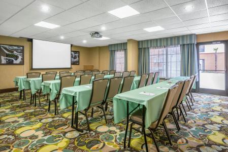 Hampton Inn - Suites-Civic Center - 22
