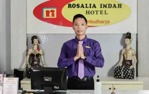 Rosalia Indah - 16