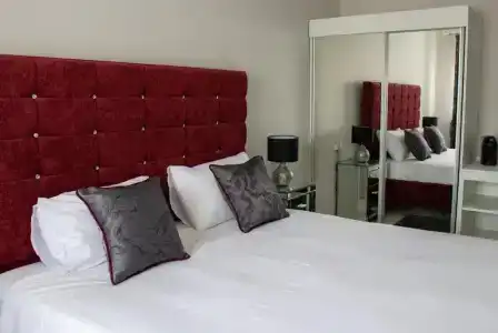 100 Boutique Living - 33