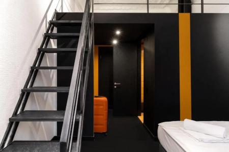 Globe Runner Hostel - 90
