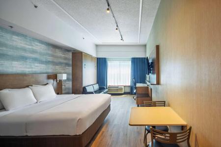 Quality Inn & Suites - 6
