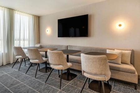 Sheraton Suites Old Town - 85